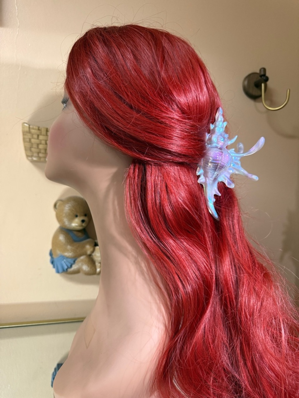 Realistic Sea shell hair claw shimmering